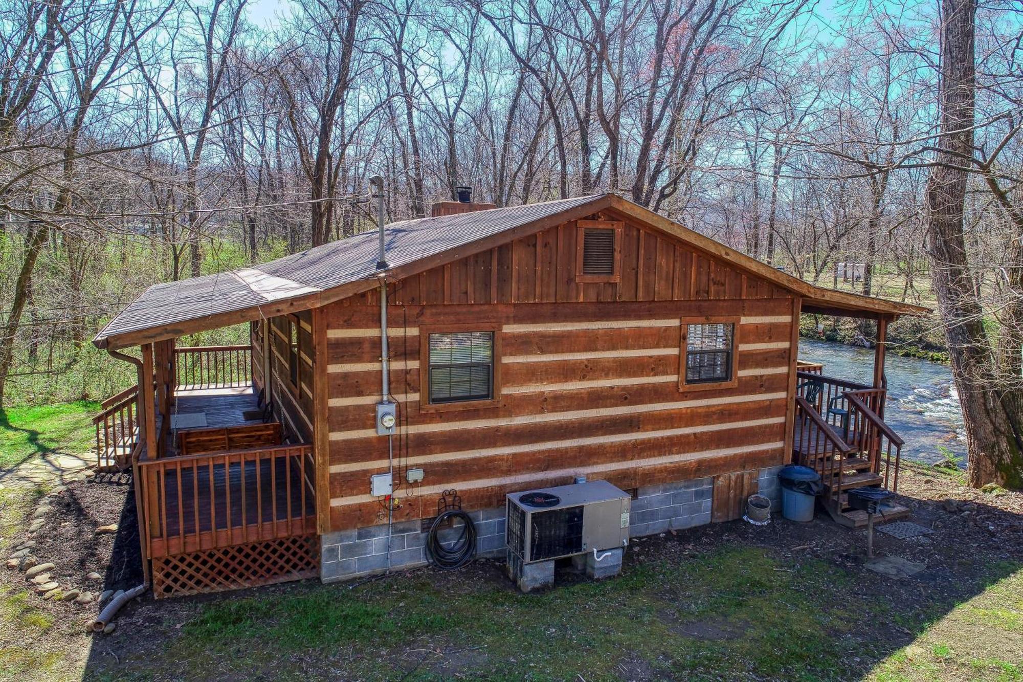 Creekside Memories Cabin Cosby Exterior photo